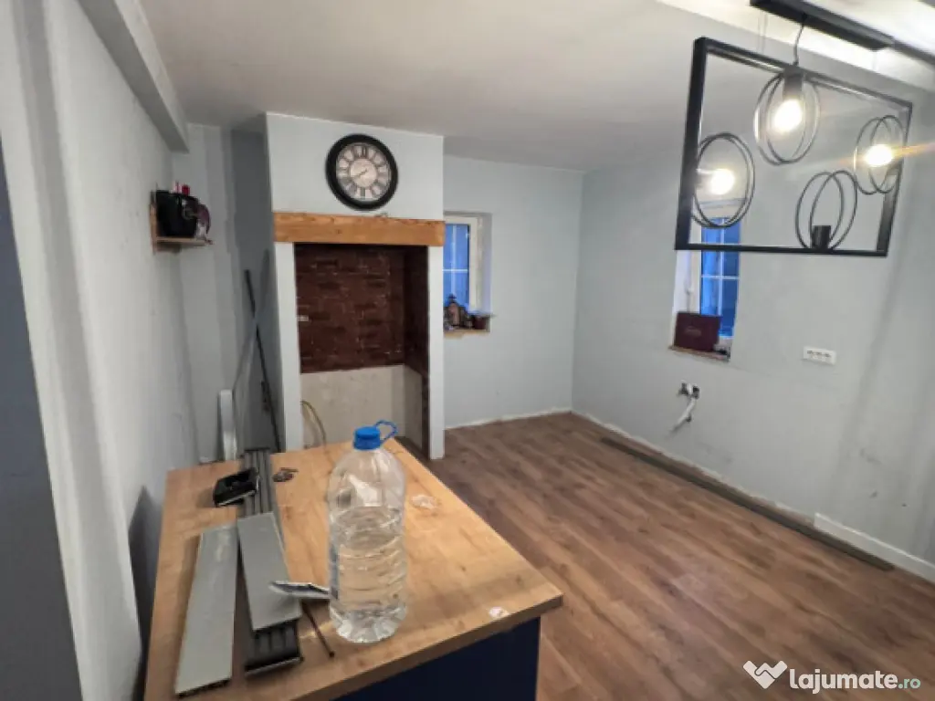 Casa P+M de vanzare, situata in Poiana-Constanta 