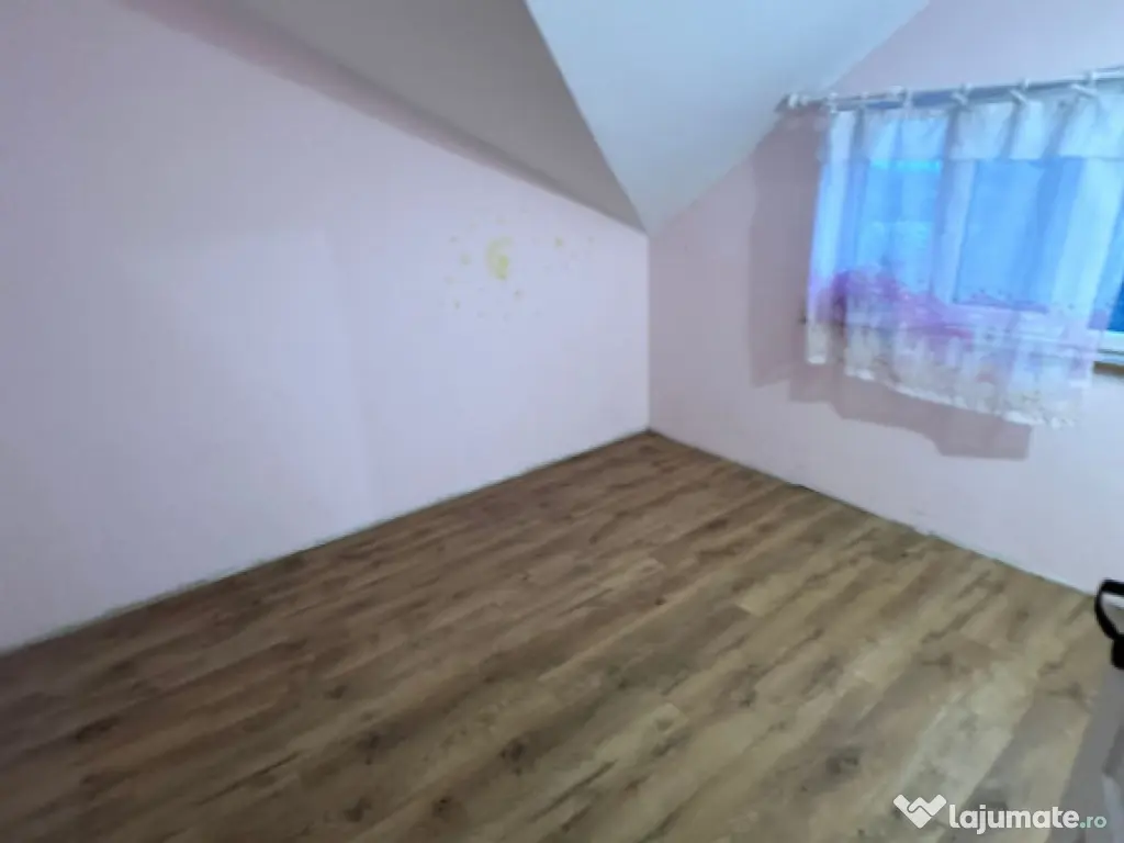 Casa P+M de vanzare, situata in Poiana-Constanta 