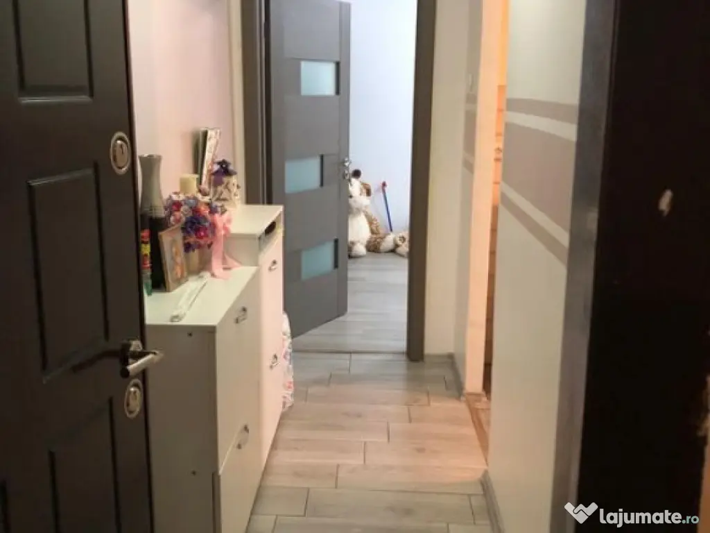 Decomandat, etaj1, Astra, Brasov