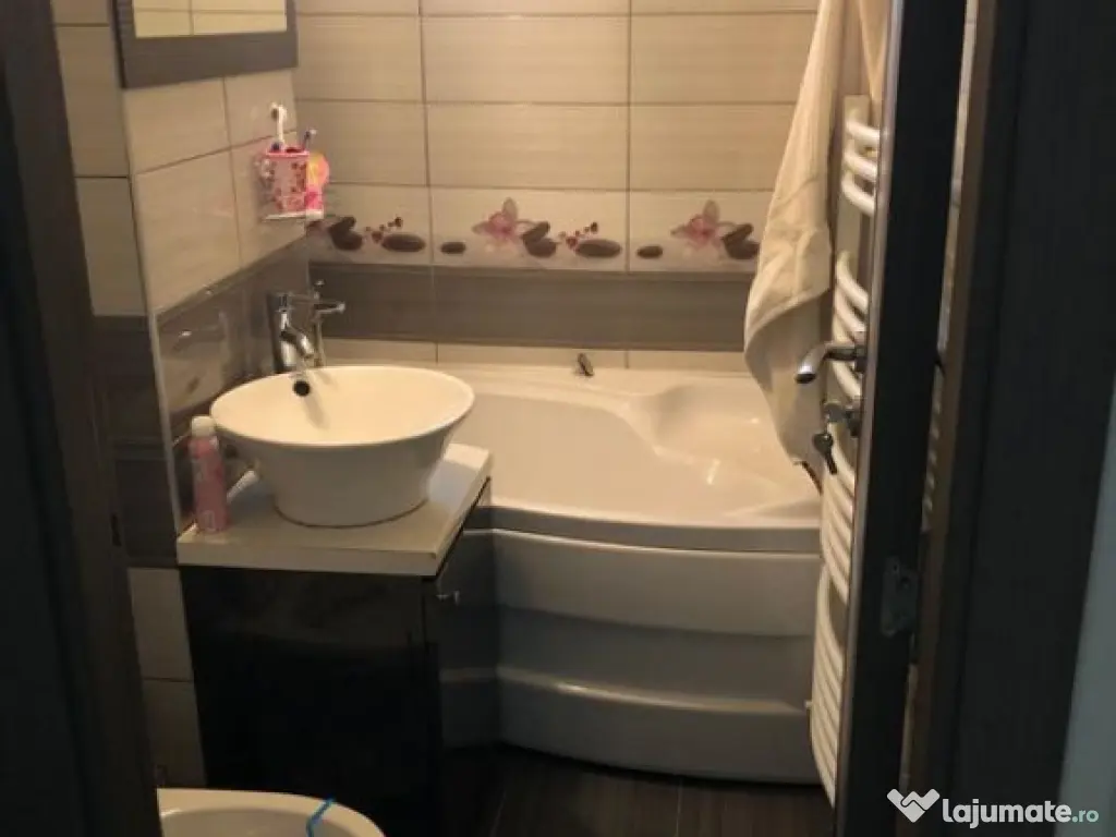 Decomandat, etaj1, Astra, Brasov