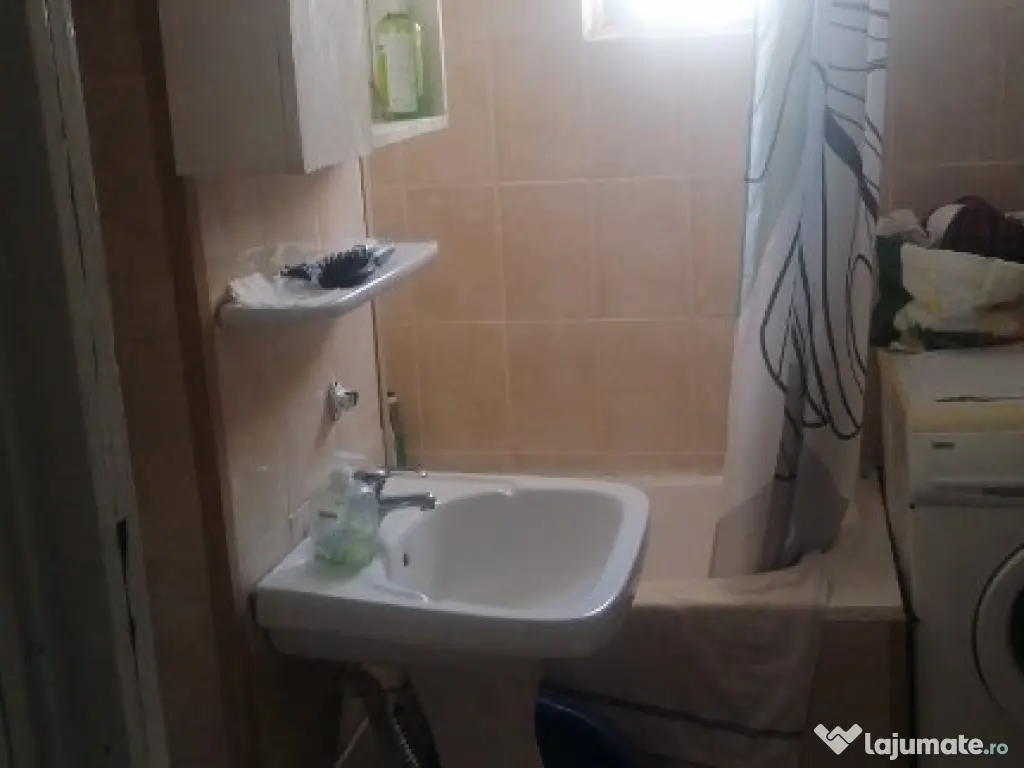 Apartament cu 2 camere ~ zona Brosteni ~ etaj 3 din 4 ~ confort 1 dec 