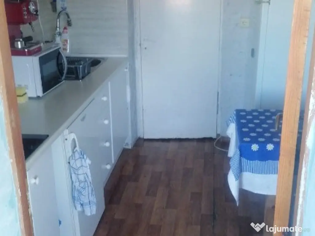 Apartament cu 2 camere ~ zona Brosteni ~ etaj 3 din 4 ~ confort 1 dec 