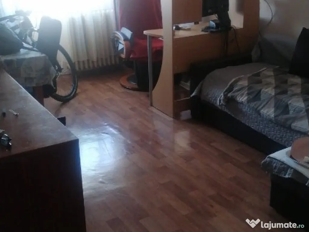 Apartament cu 2 camere ~ zona Brosteni ~ etaj 3 din 4 ~ confort 1 dec 