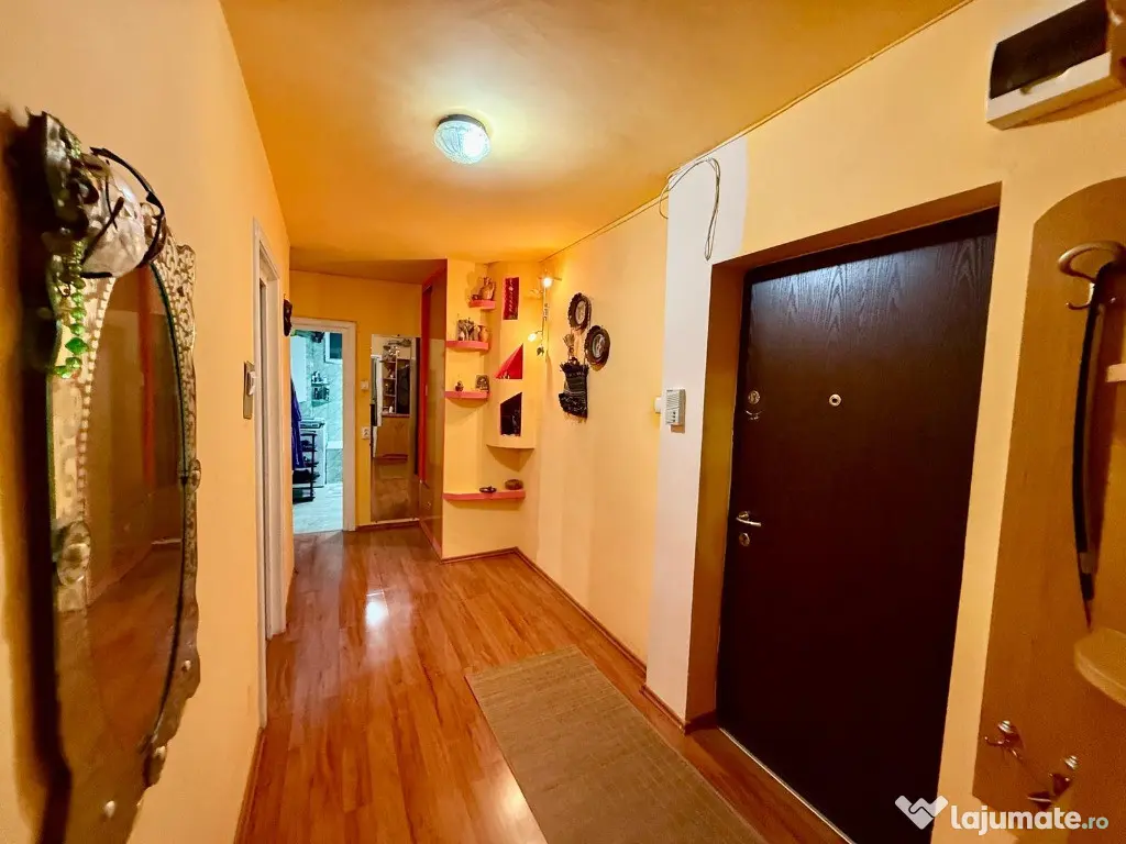 Apartament 2 camere, decomandat, etaj 1, Zona Marasti