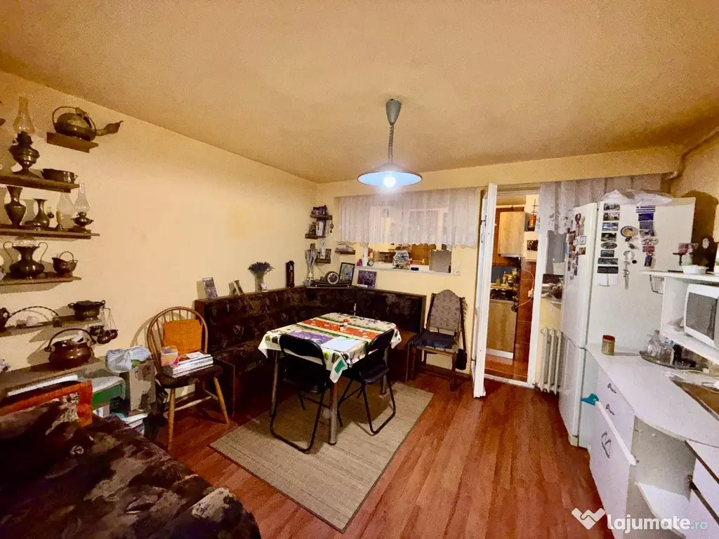 Apartament 2 camere, decomandat, etaj 1, Zona Marasti