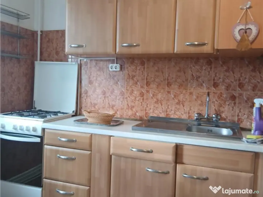 Garsoniera de inchiriat- pentru un cuplu, Tractorul, Brasov 