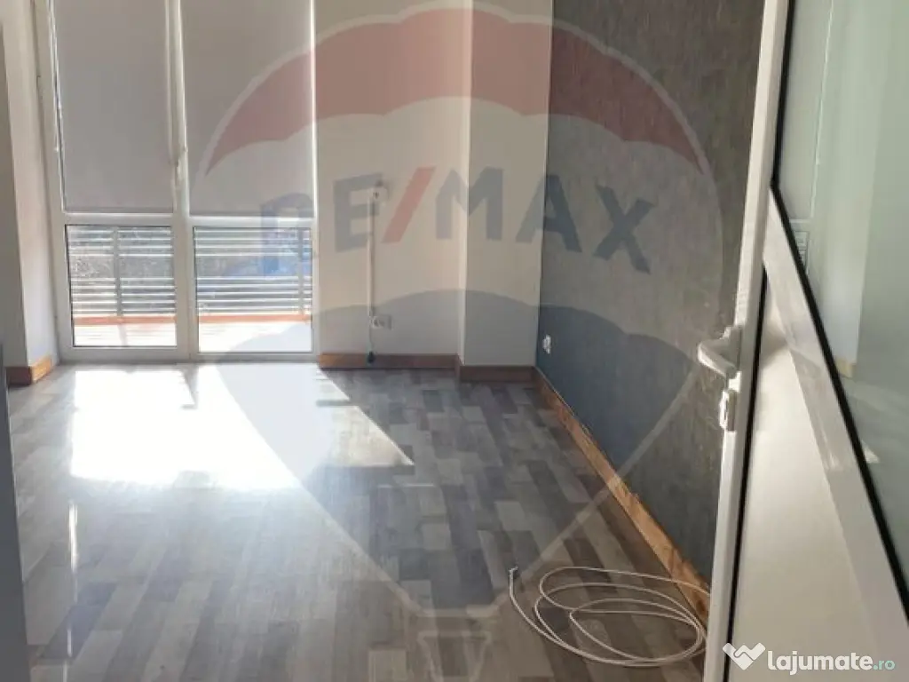 Parter + Etaj 1 de închiriat în vilă – 220 mp – Zo... 