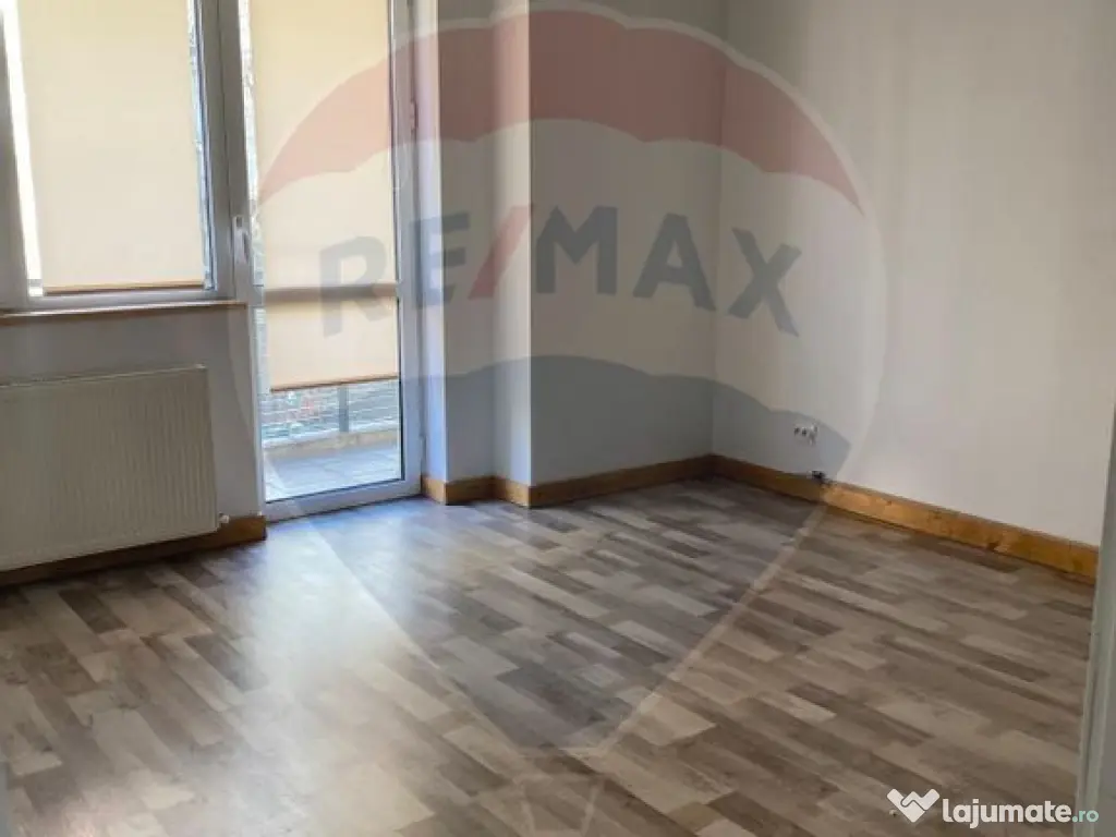 Parter + Etaj 1 de închiriat în vilă – 220 mp – Zo... 