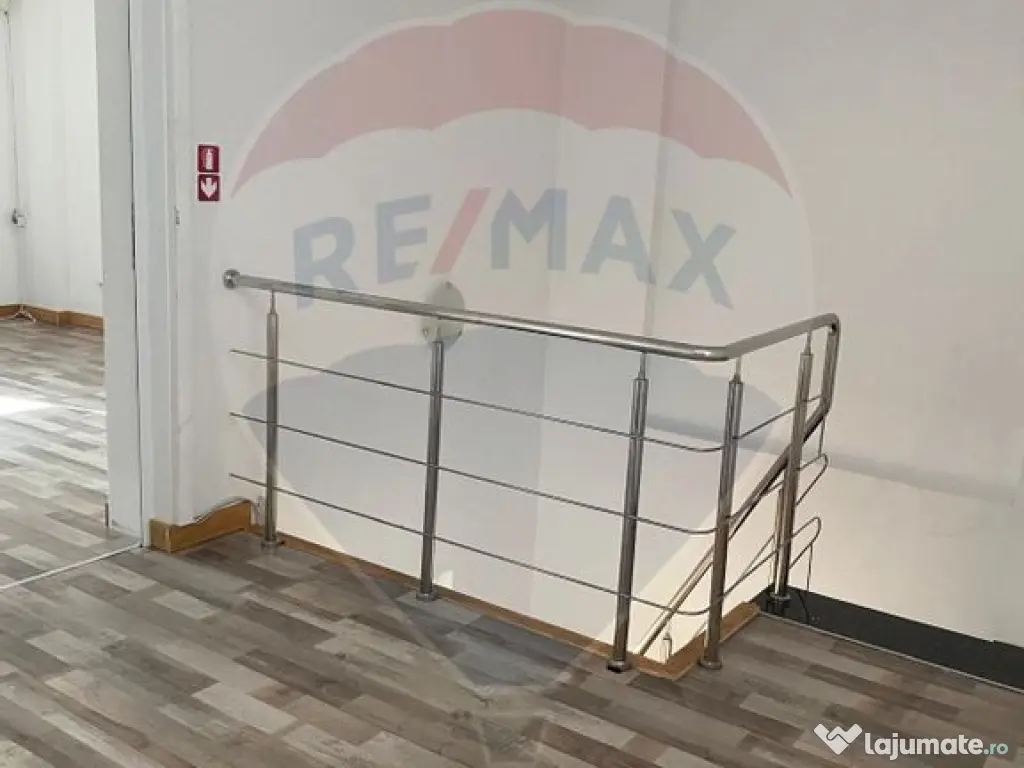 Parter + Etaj 1 de închiriat în vilă – 220 mp – Zo... 