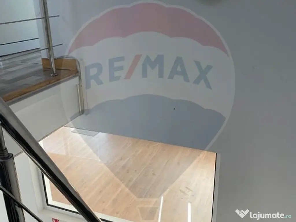 Parter + Etaj 1 de închiriat în vilă – 220 mp – Zo... 