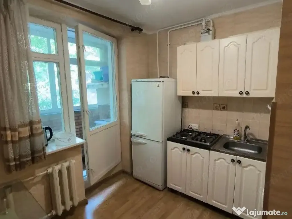 Garsoniera zona Pajura