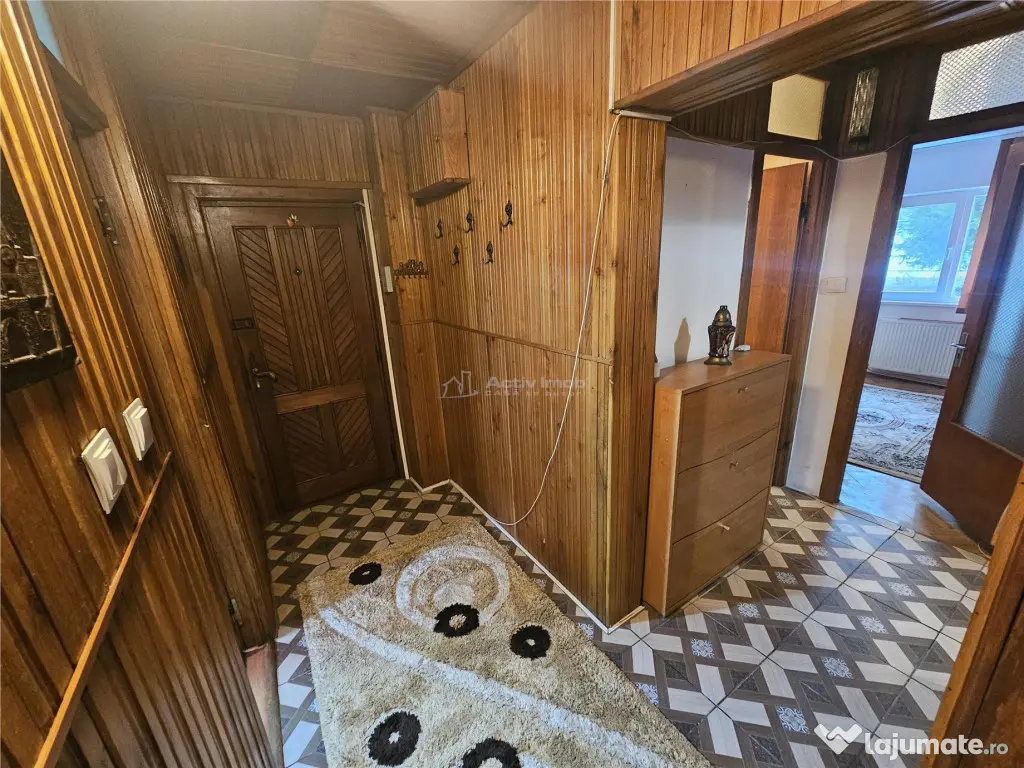 Resita, 3 Cam. Dec., Mobila Utilat, Parter Inalt, Micro 4