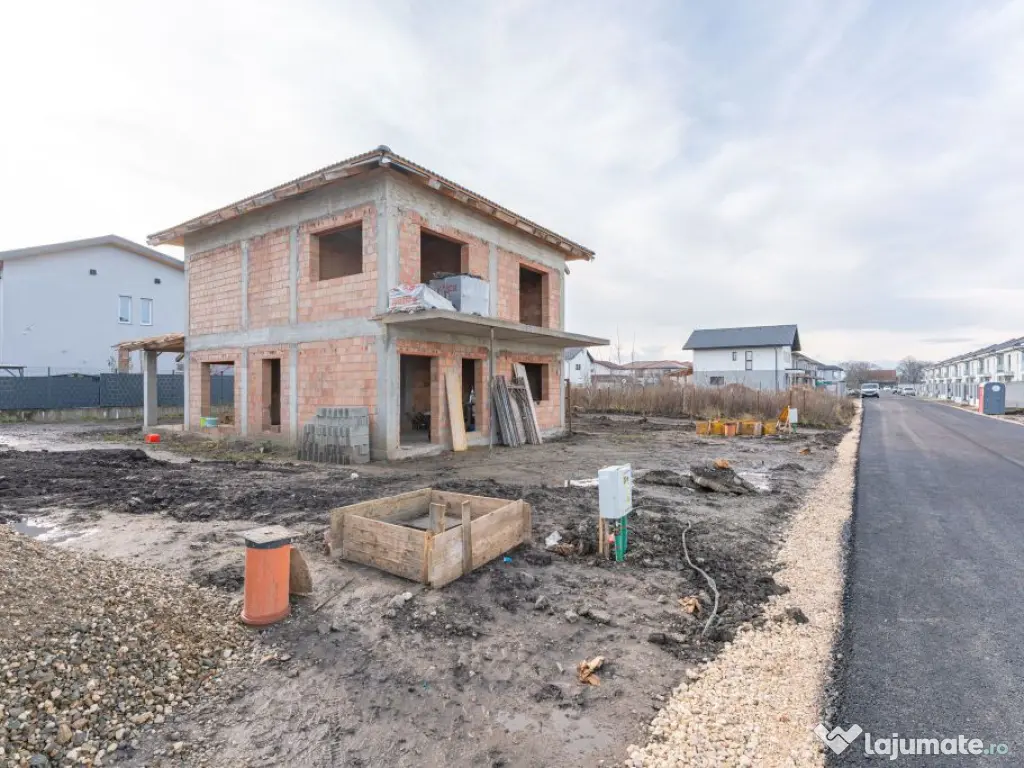 Vânzare Casă Individuală 134 mp, acces asfaltat și to... 