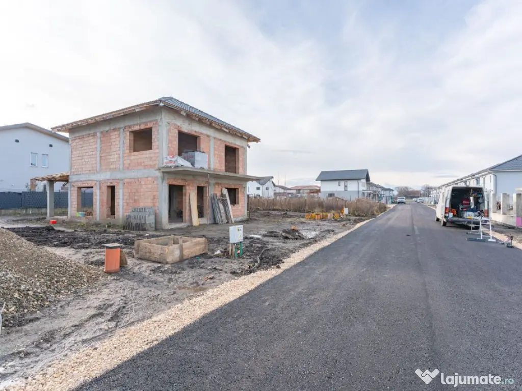 Vânzare Casă Individuală 134 mp, acces asfaltat și to... 