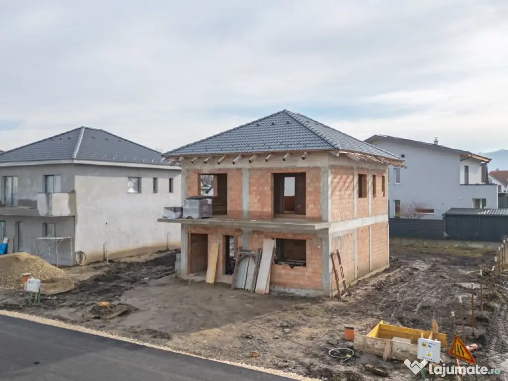 Vânzare Casă Individuală 134 mp, acces asfaltat și to... 