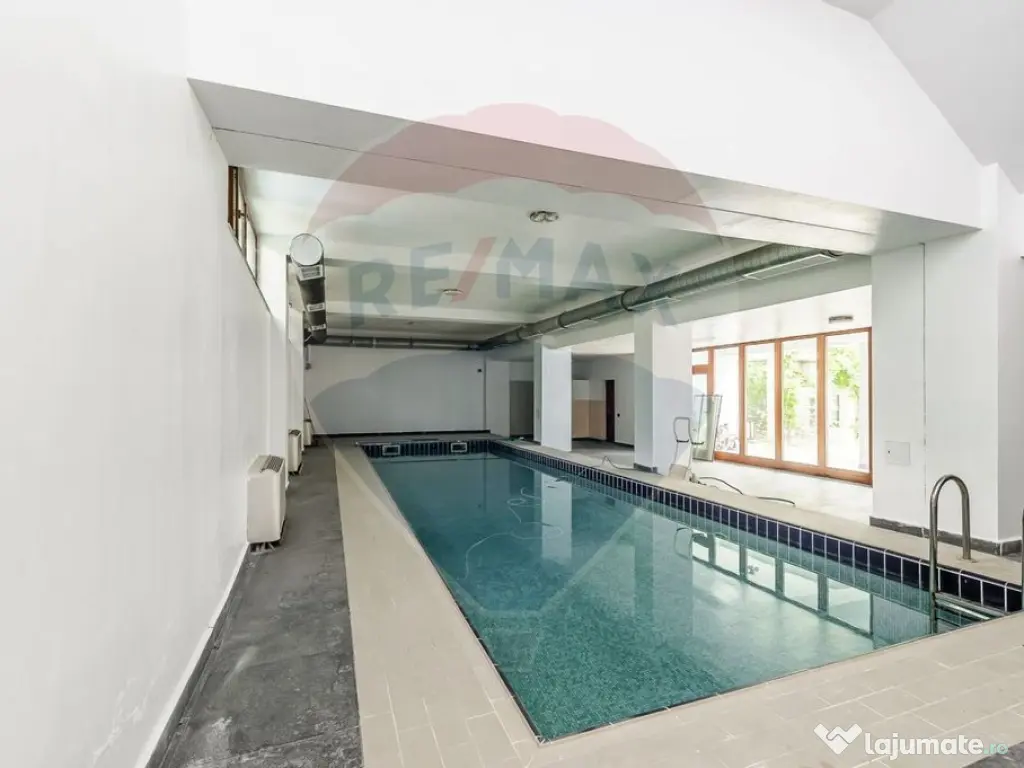 Proprietate speciala 1022 mp utili de vanzare pe Malul Mu... 