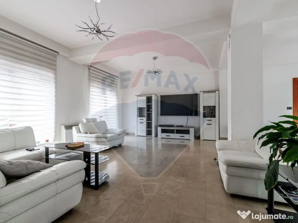 Proprietate speciala 1022 mp utili de vanzare pe Malul Mu... 