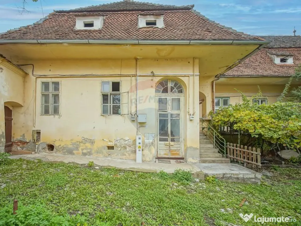 Casă singură în curte, de închiriat, Schei! 