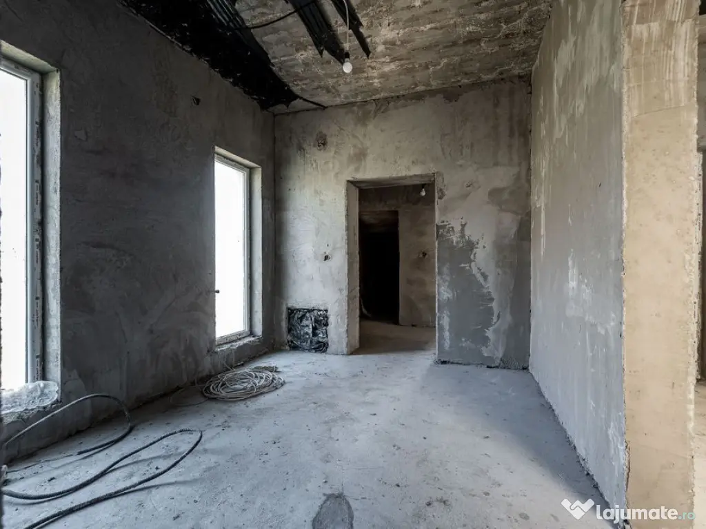 Casă nouă cu etaj semifinalizată în Aradul Nou 