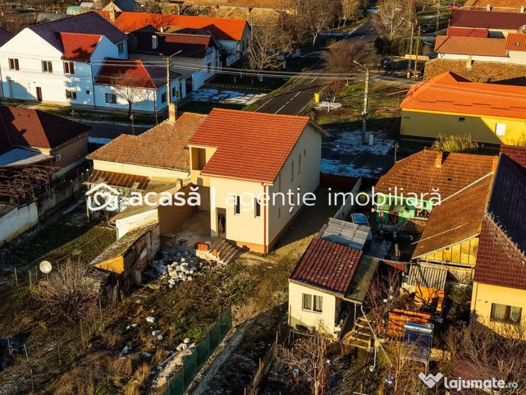 Casă nouă cu etaj semifinalizată în Aradul Nou 