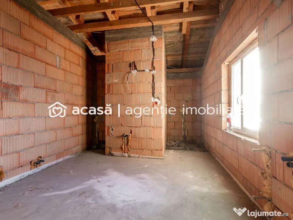 Casă nouă cu etaj semifinalizată în Aradul Nou 