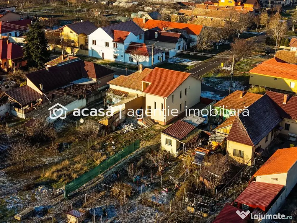 Casă nouă cu etaj semifinalizată în Aradul Nou 