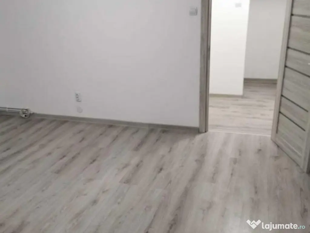 Apartament de 3 camere ( Renovat -Luminos)-Grivitei