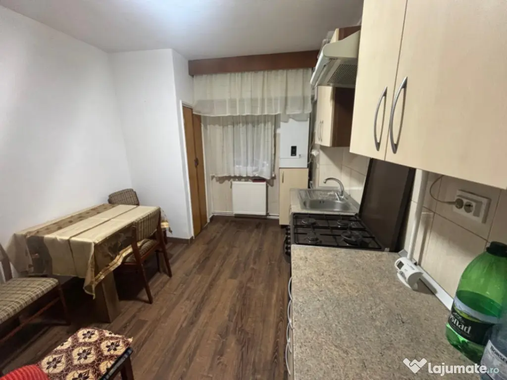 Apartament cu 3 camere, suprafata generoasa de 74 mp, la baz 