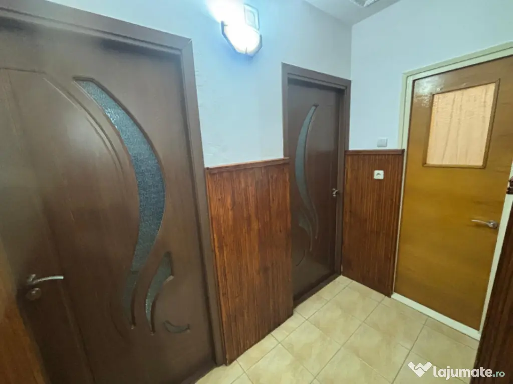 Apartament cu 3 camere, suprafata generoasa de 74 mp, la baz 
