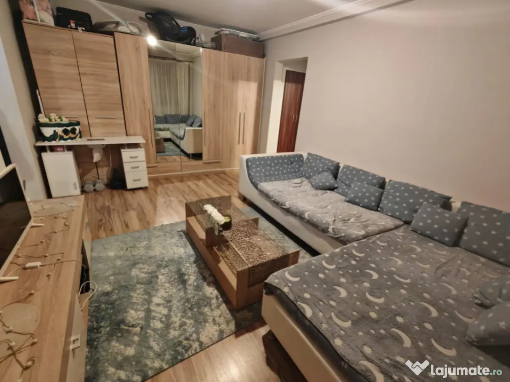 Apartament 2 camere de vanzare, complet utilat si mobilat, i 
