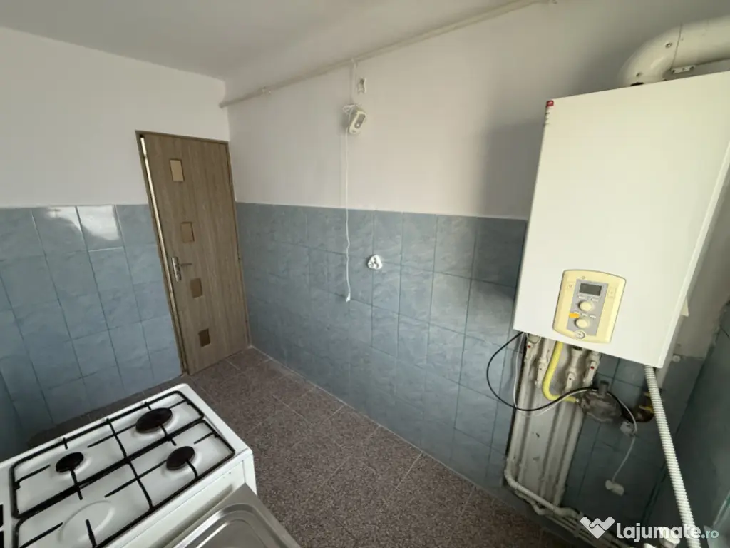 Vest - 2 camere, etaj 2, centrala gaz 