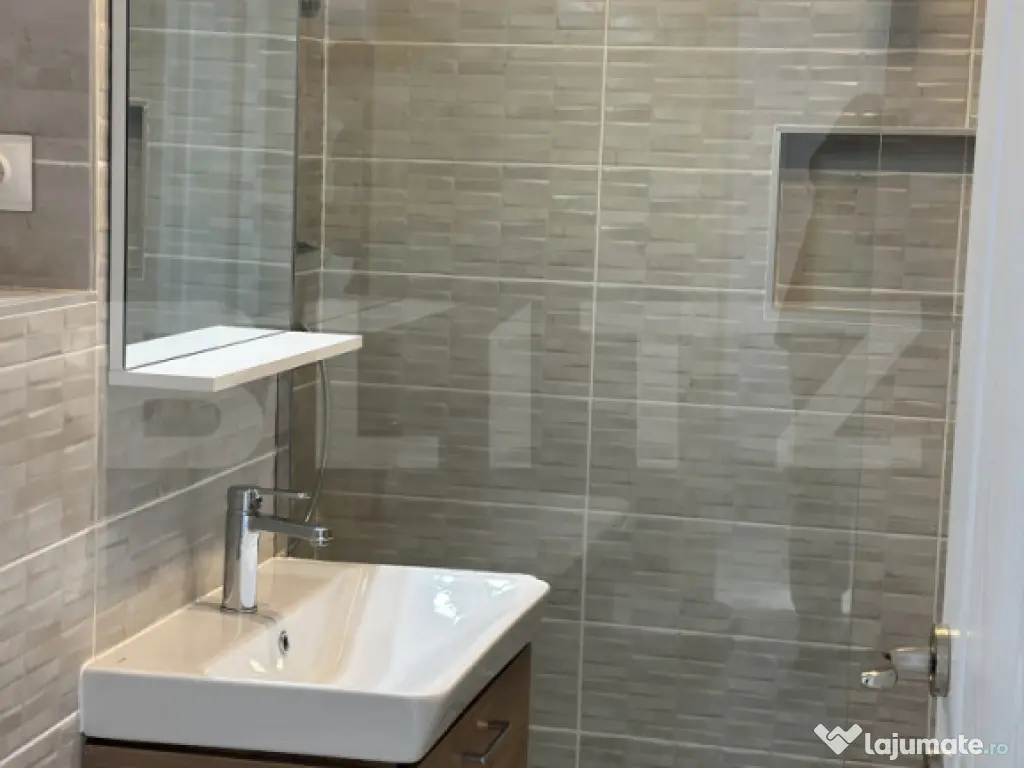 APARTAMENT 3 CAMERE DECOMANDAT IN ZONA DEOSEBITA CU VEDERE S