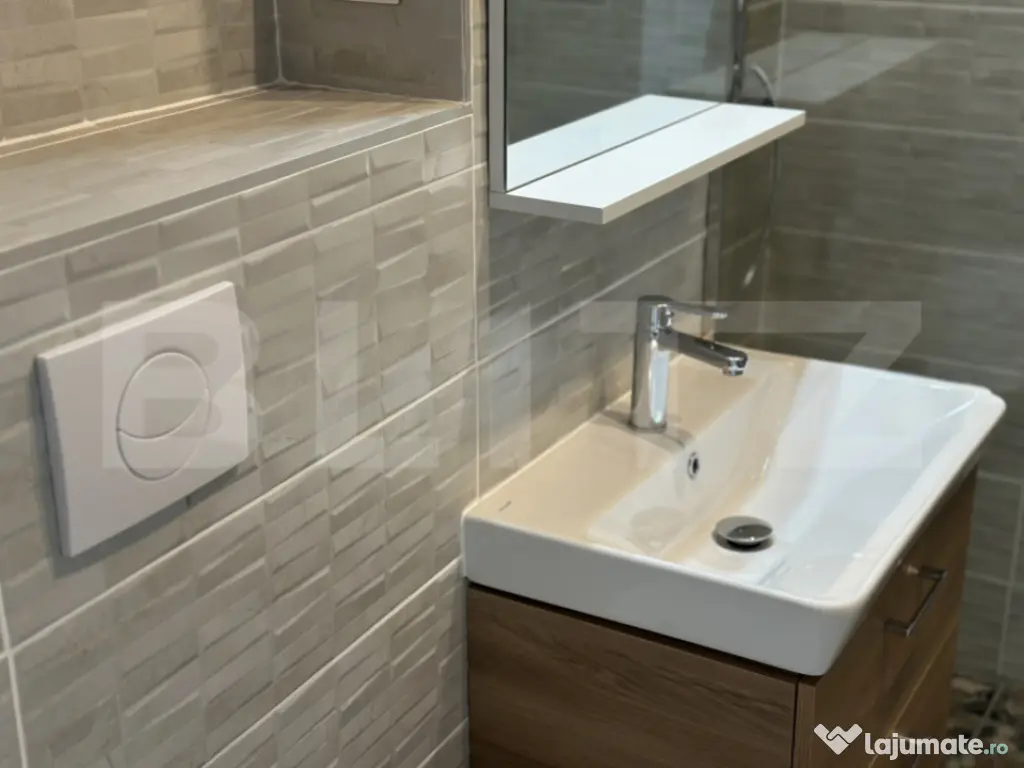 APARTAMENT 3 CAMERE DECOMANDAT IN ZONA DEOSEBITA CU VEDERE S