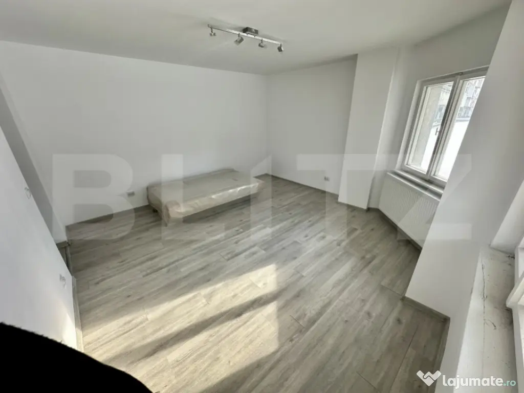 APARTAMENT 3 CAMERE DECOMANDAT IN ZONA DEOSEBITA CU VEDERE S