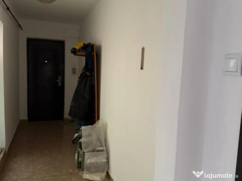 Apartament 3 camere, 70.40 mp, zona Calea București