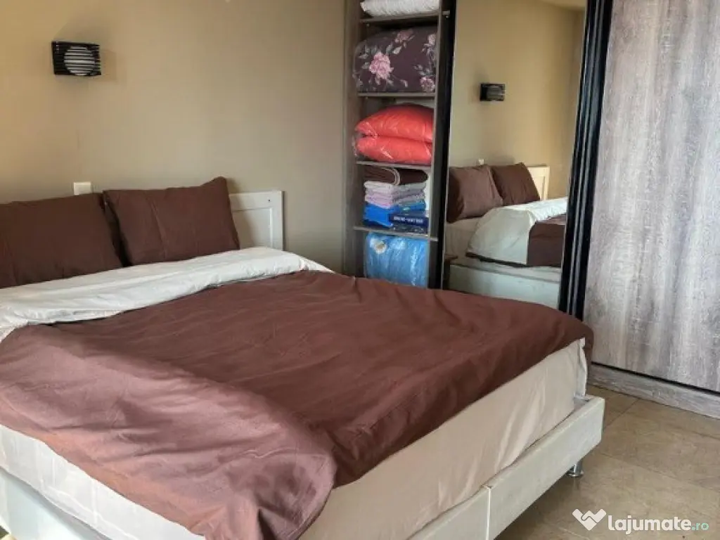 Garsoniera metrou Titan