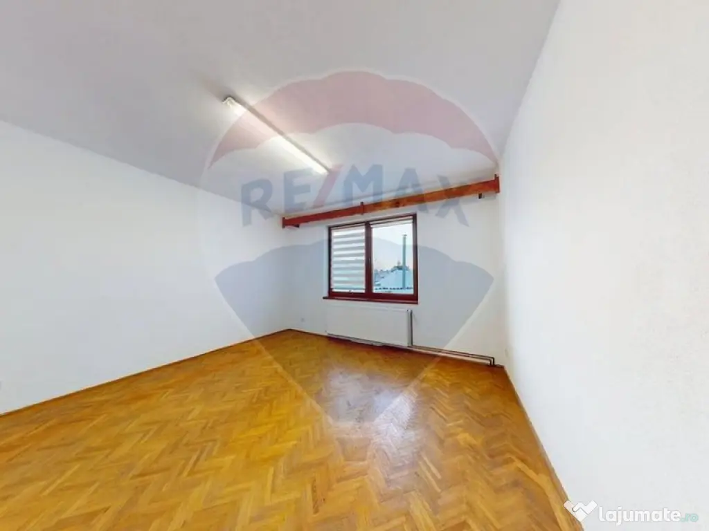 Casă cu 3 camere de vânzare Calea Dumbravii 