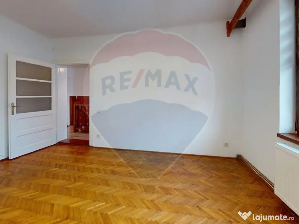 Casă cu 3 camere de vânzare Calea Dumbravii 