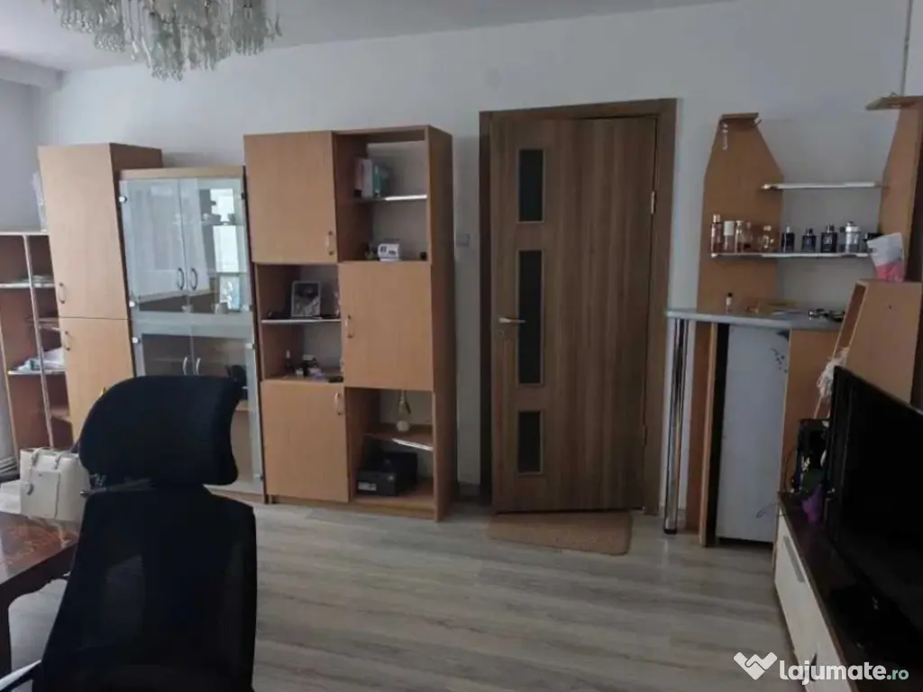 Apartament 2 camere, decomandat - zona Astra