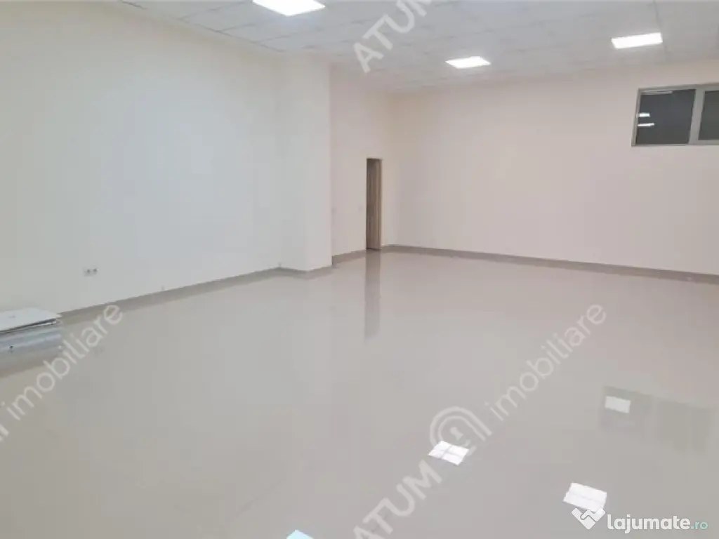 Spatiu comercial cu vad 132 mp utili si 6 locuri de parcare 