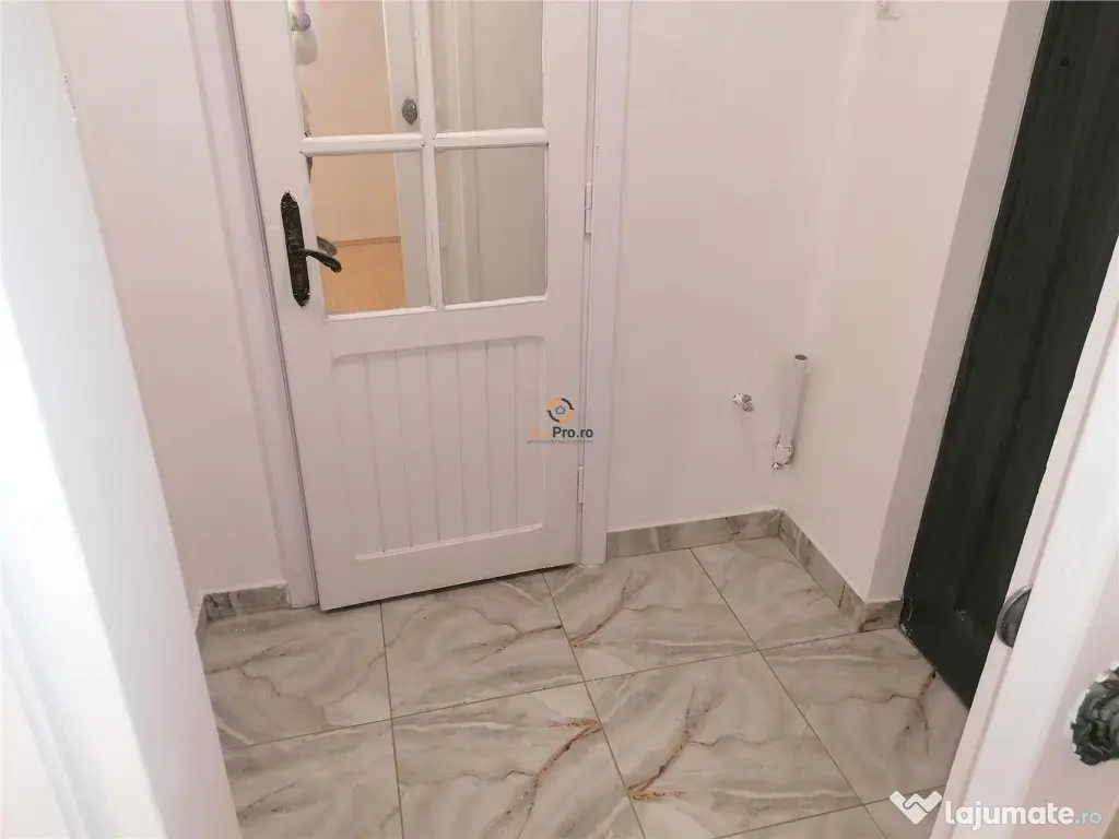 Proprietar Decomandat Etaj 1 Centrala Bloc Izolat