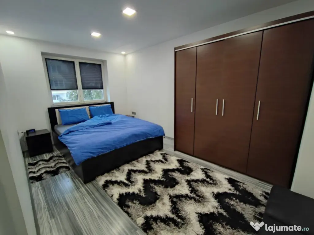 Apartament 3 camere, semidecomandat - zona Astra