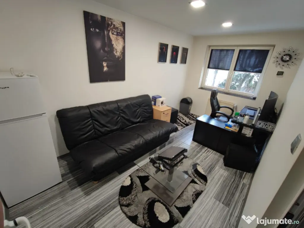 Apartament 3 camere, semidecomandat - zona Astra