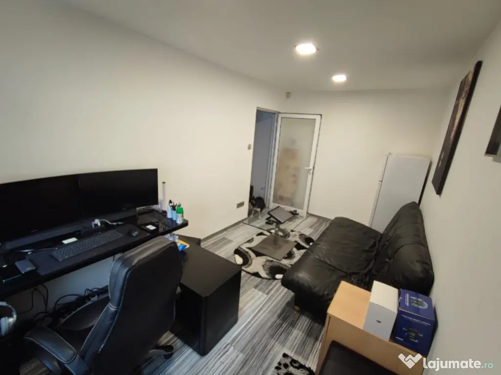 Apartament 3 camere, semidecomandat - zona Astra