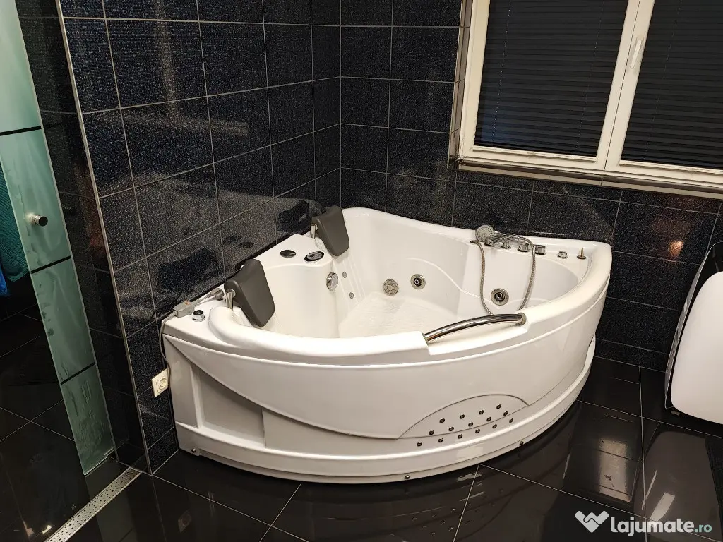 Apartament 3 camere, semidecomandat - zona Astra