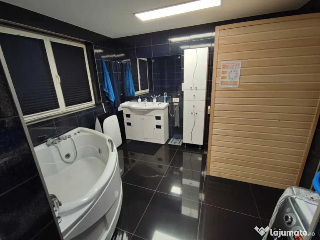 Apartament 3 camere, semidecomandat - zona Astra