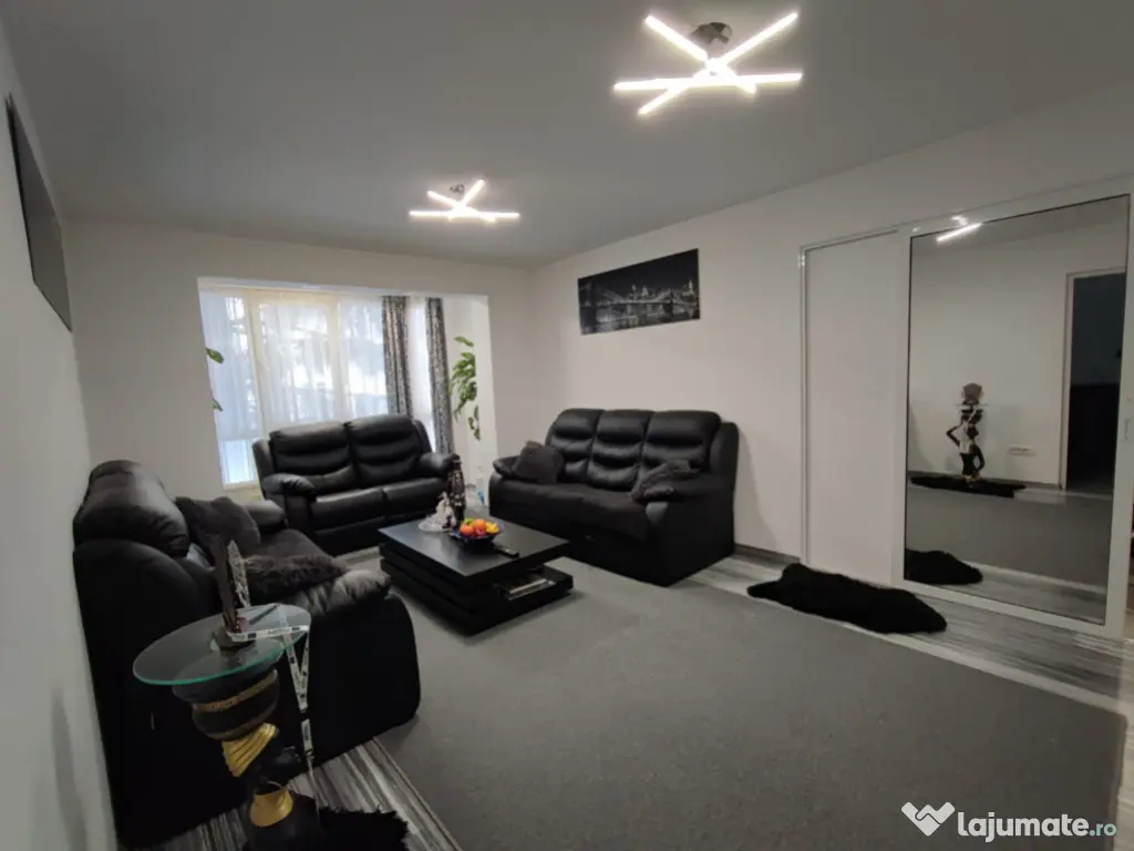 Apartament 3 camere, semidecomandat - zona Astra