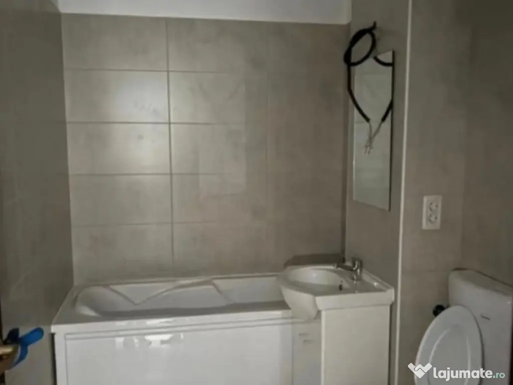 Garsoniera semidecomandat - zona Sanpetru. 