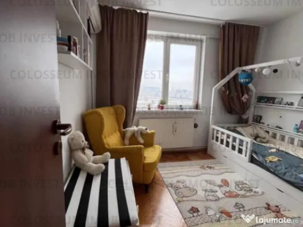 Apartament 3 camere, decomandat - zona Vlahuta 