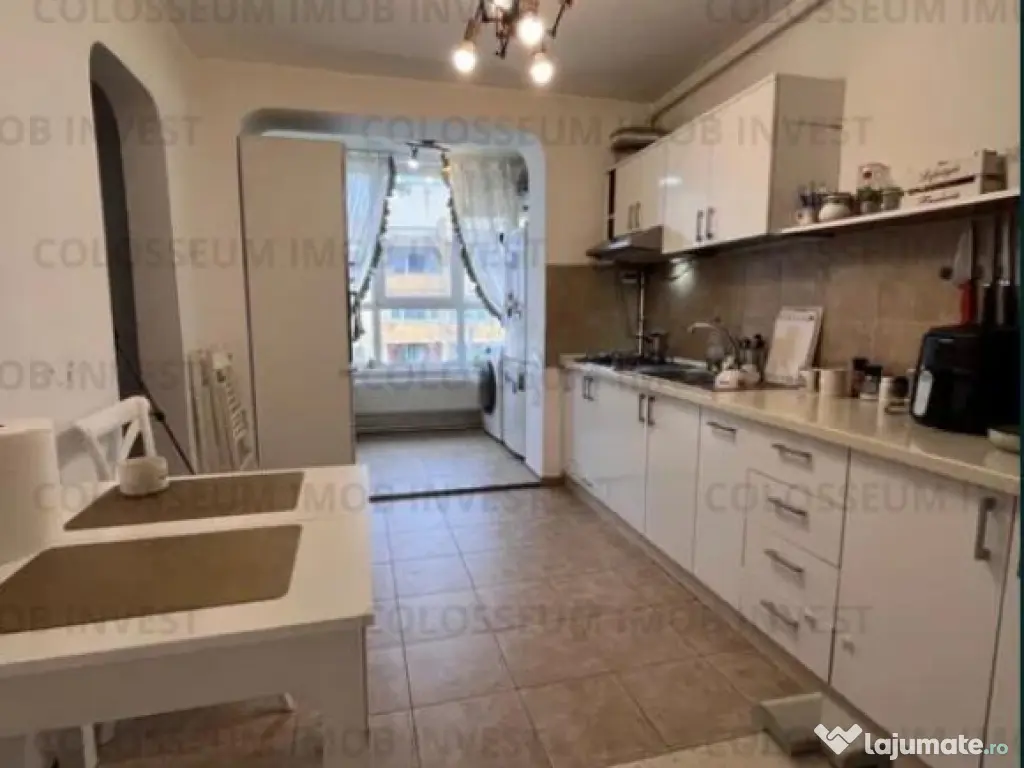 Apartament 3 camere, decomandat - zona Vlahuta 